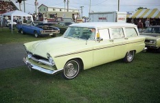 image of beach_wagon_car