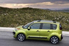 image of minivan