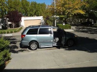image of minivan