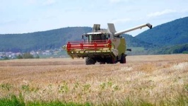 image of farming_tools_and_machinery