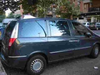 image of minivan