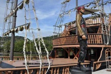 image of pirate_ship