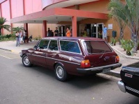 image of beach_wagon_car