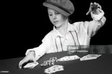 image of people_playing_cards #9