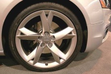 image of car_wheel