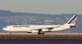 image of airliner