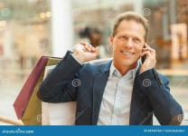 image of people_shopping
