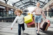 image of people_shopping