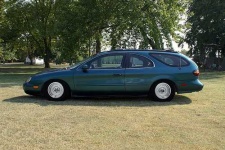 image of beach_wagon_car