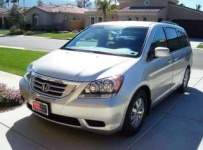 image of minivan