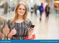 image of people_shopping