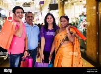 image of people_shopping