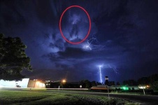 image of lightning