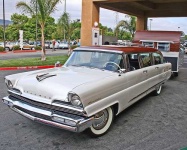 image of beach_wagon_car