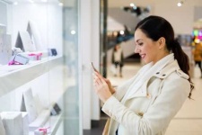 image of people_shopping