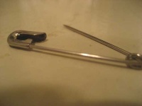 image of safety_pin