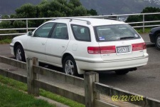 image of beach_wagon_car