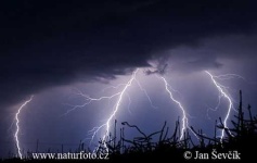 image of thunderstorm
