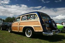 image of beach_wagon_car