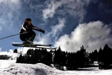 image of ski