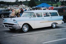 image of beach_wagon_car