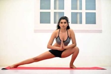 image of people_do_yoga