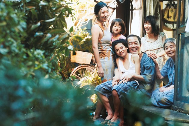殘酷而溫暖 《小偷家族》:是枝裕和式的社會關懷