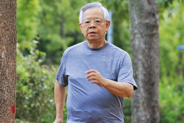 彭淮南:半世紀如一日的快走人生