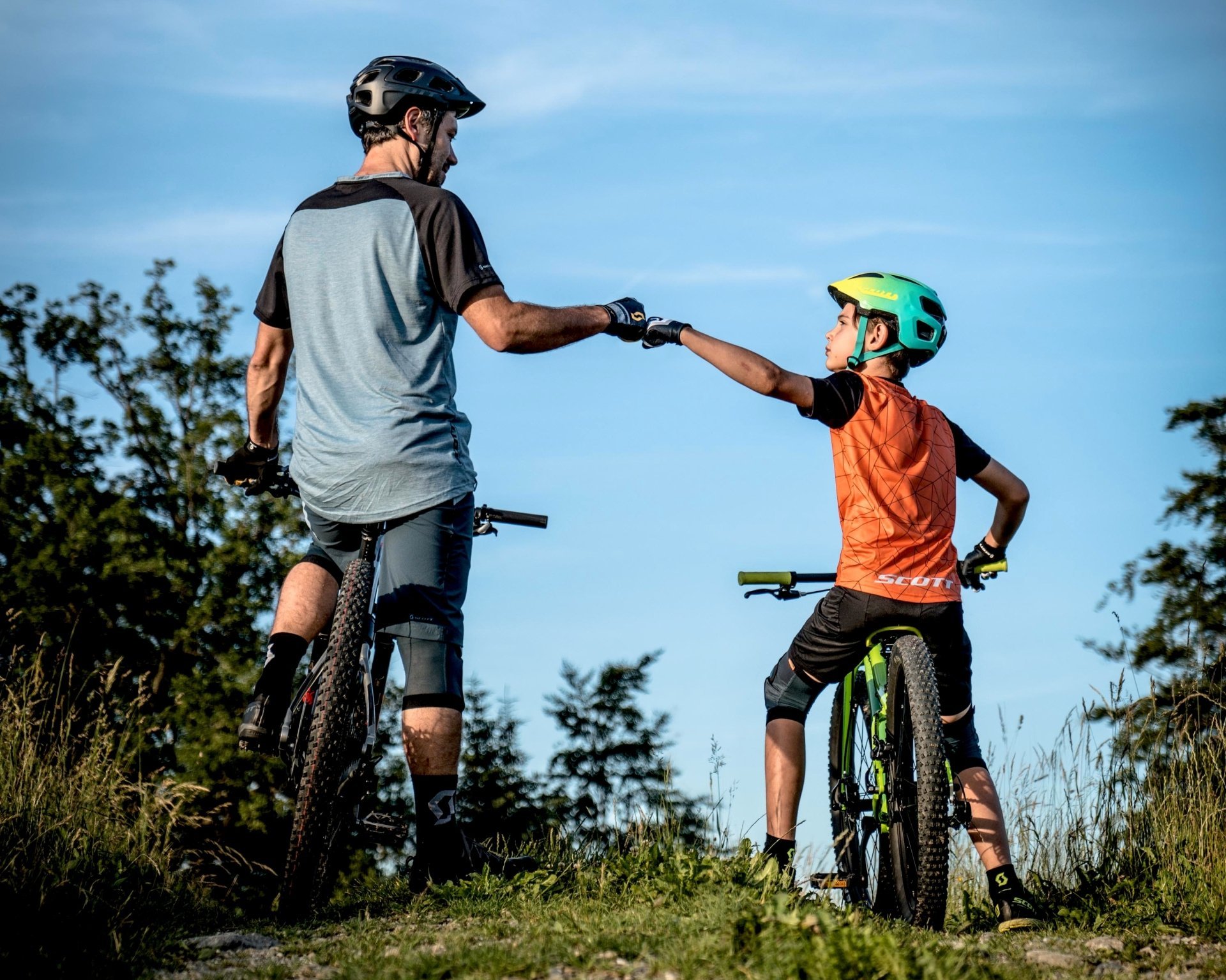 Ako vybrať a nastaviť detský cyklistický batoh