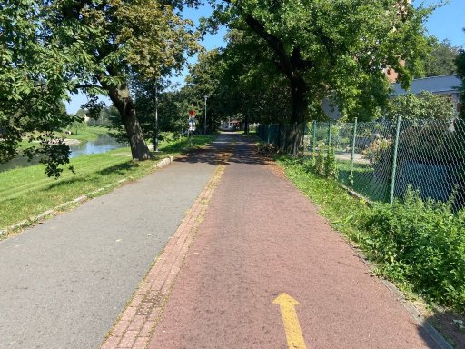Ostravou podél řeky Ostravice
