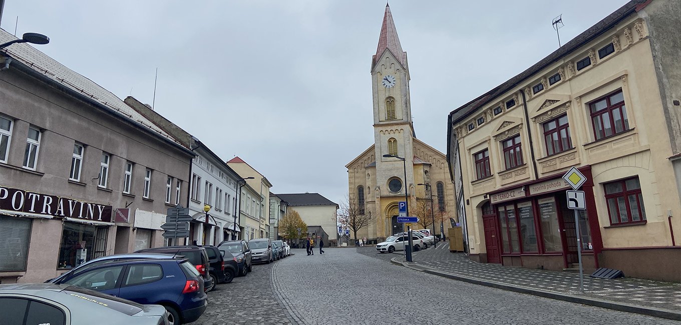 Mšeno - Kostel sv. Jiří v Hradsku