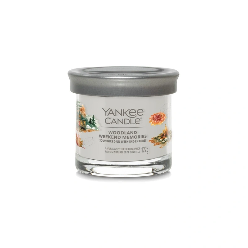 Yankee Candle Lumânare aromatică Signature mică Woodland Weekend Memories 122 g