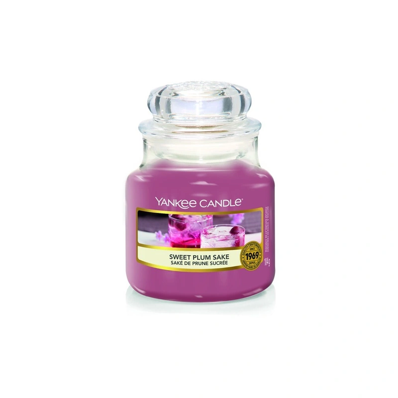 Yankee Candle Lumânare mică aromatică Classic Sweet Plum Sake 104 g