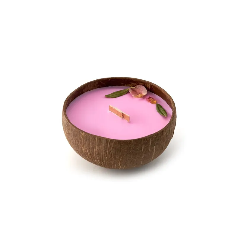 Tropikalia Lumânare din nucă de cocos - parfum de Trandafir