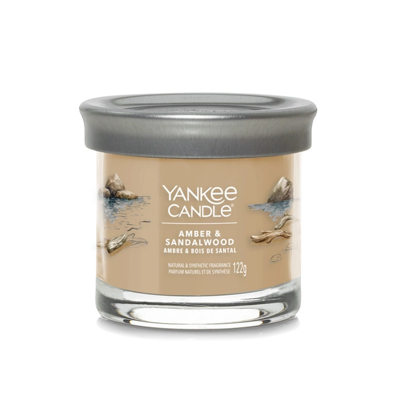 Yankee Candle Lumânare aromată Signature medie Amber & Sandalwood 122 g