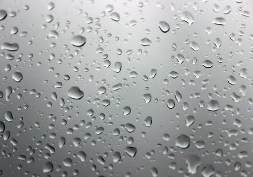 Como profesionales dedicados a la reparación de tejados en Bilbao, desde Verticales Villarino te decimos las consecuencias de la lluvia y el viento en tu tejado