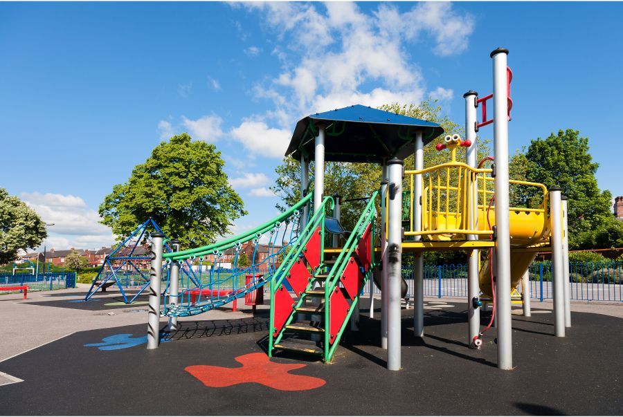 Cuáles son los mejores pavimentos para parques infantiles?