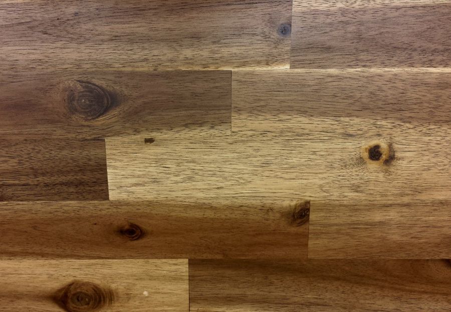 Apuesta por un tono de parquet oscuro