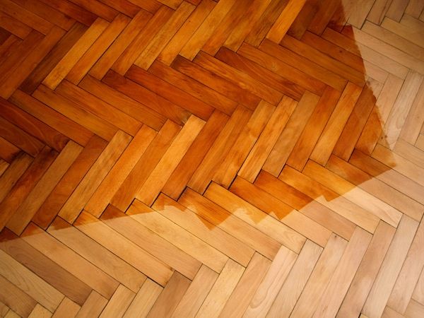 Claves para acuchillar y barnizar parquet para renovarlo