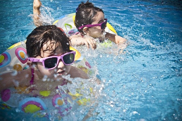 Cómo hacer una piscina segura para los niños