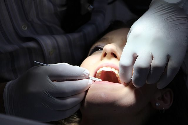 La limpieza dental es clave para tu salud