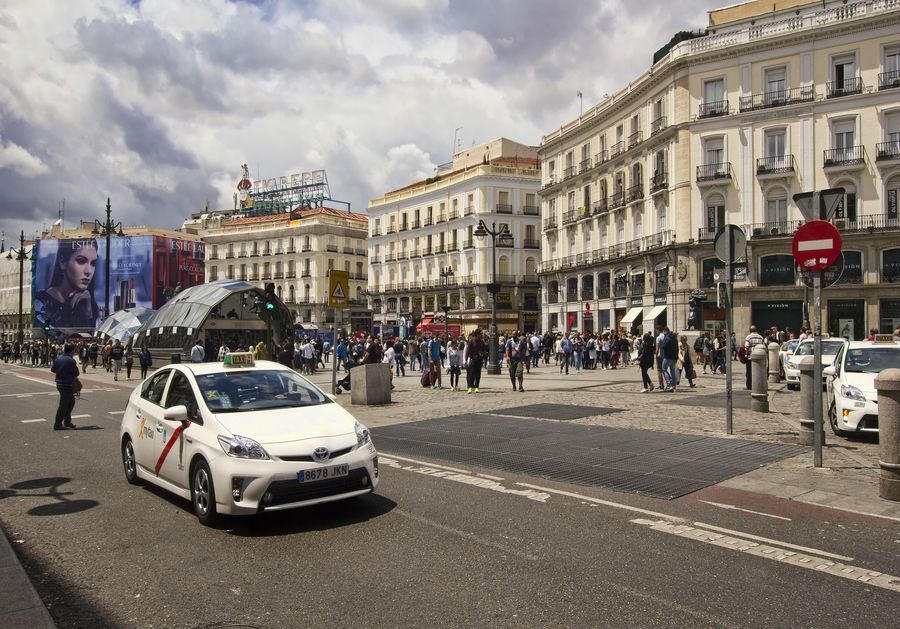 El taxi, tu mejor opción desde el aeropuerto de Madrid