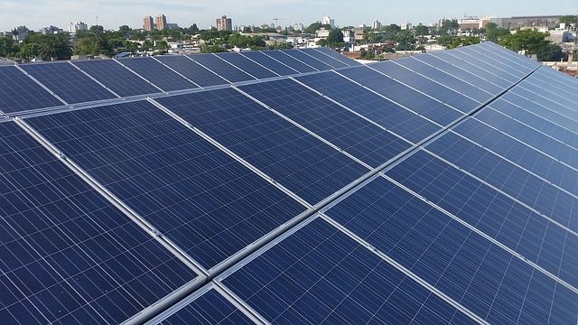 ¿Cómo funciona la energía solar fotovoltaica?