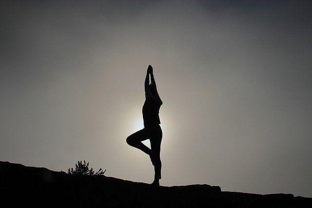 Encuentra el equilibrio a través del yoga