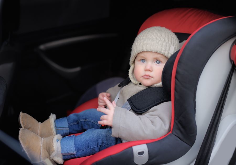 La silla para el coche y la legislación