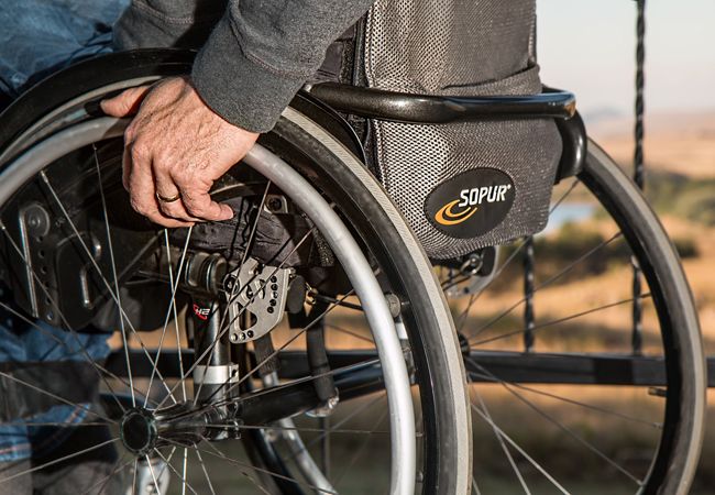 ¿Cómo elegir la silla de ruedas más adecuada?