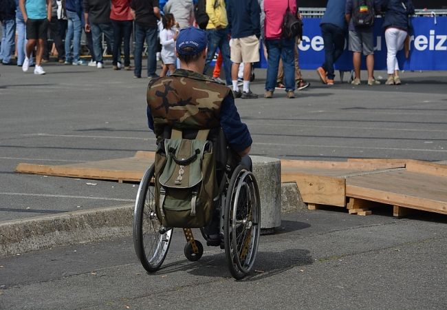 Como superar barreras arquitectónicas con una silla de ruedas