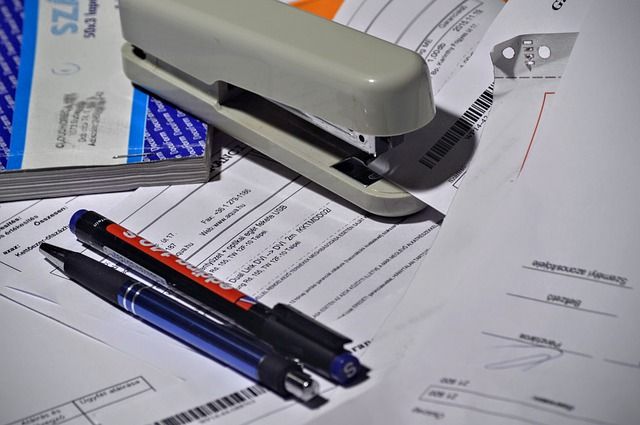 ¿Qué datos debe tener una factura?