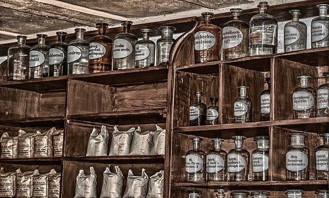 ¿Cuál fue la primera farmacia de la historia?