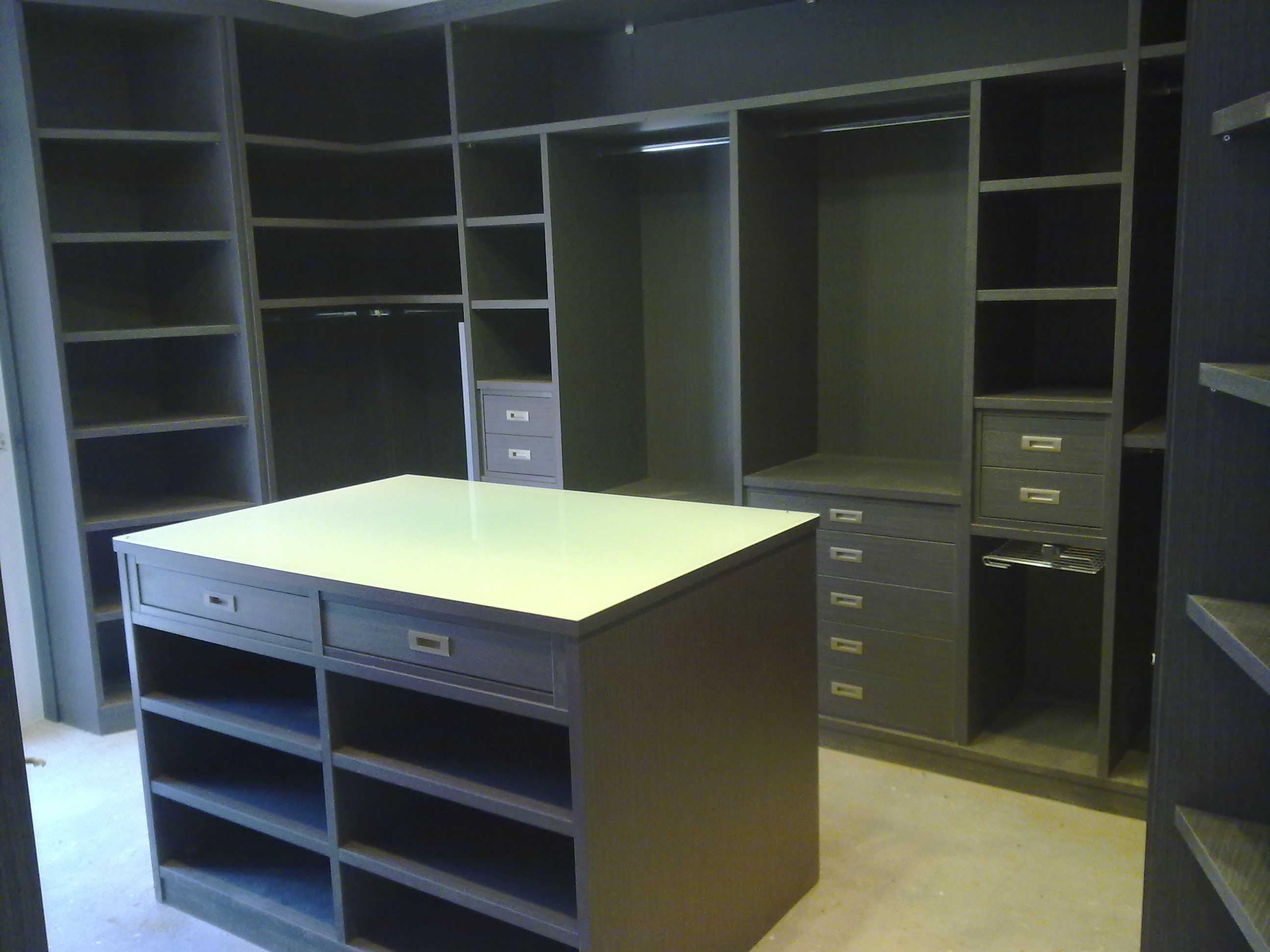 VESTIDOR CON ISLA ZAPATERO CENTRAL